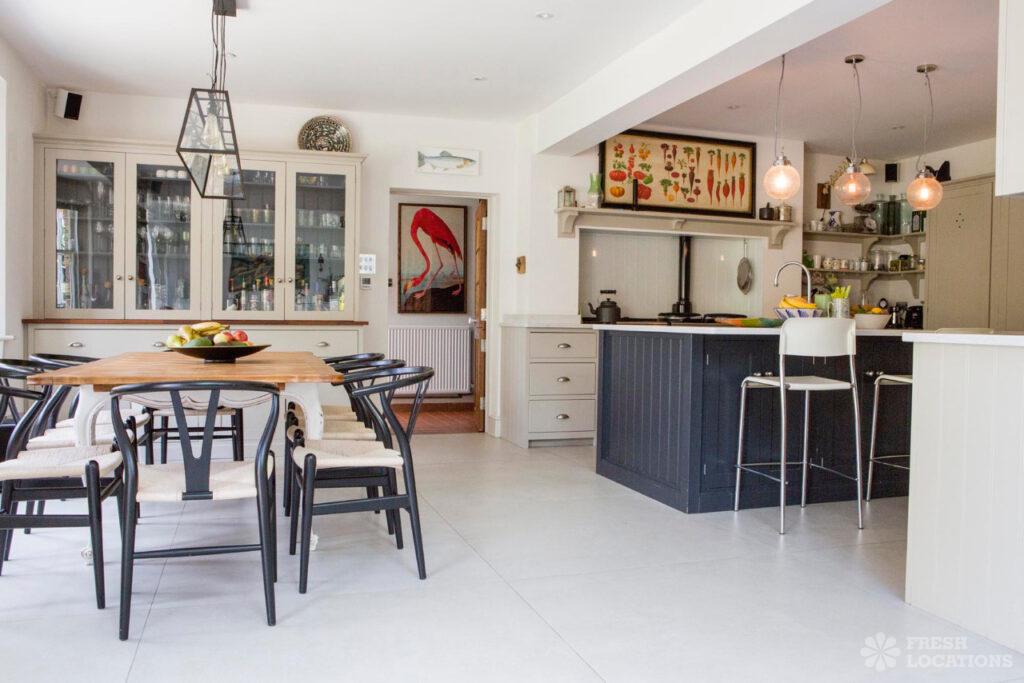 What makes the perfect family home shoot location? 4 Rosemont 16057