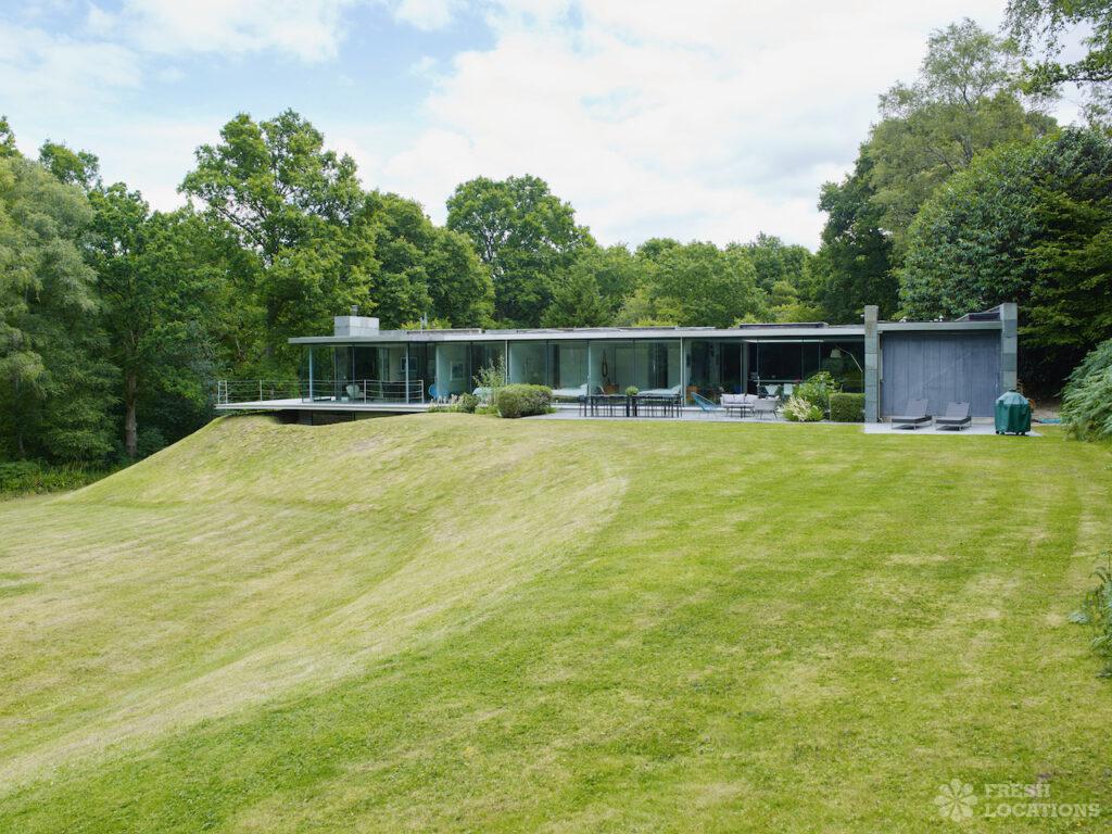 Why mid-century modern houses make great shoot locations 4 Hillside gu10 surrey shoot location 1