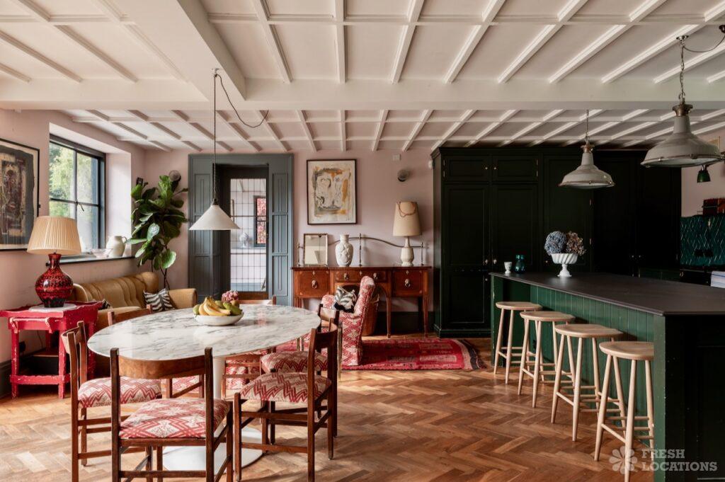 Country house shoot locations for authentic autumn shoots 6 Clover shoot location kent 1