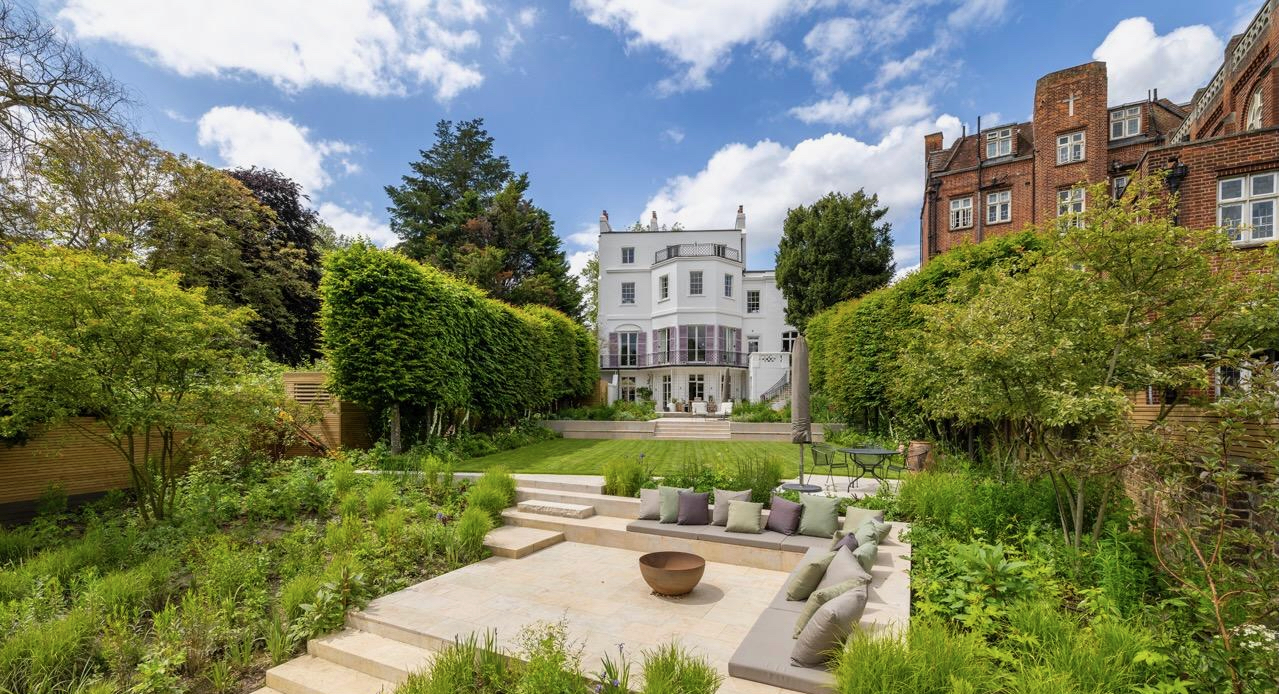 0aragnor location london 1