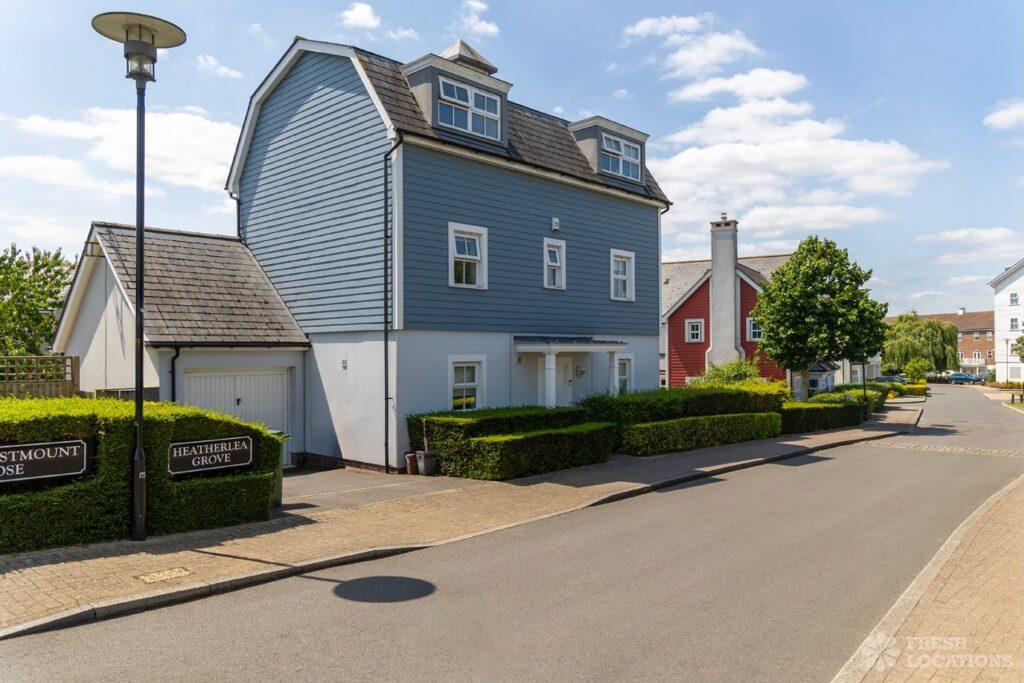 Mayflower kt4 shoot location london 35