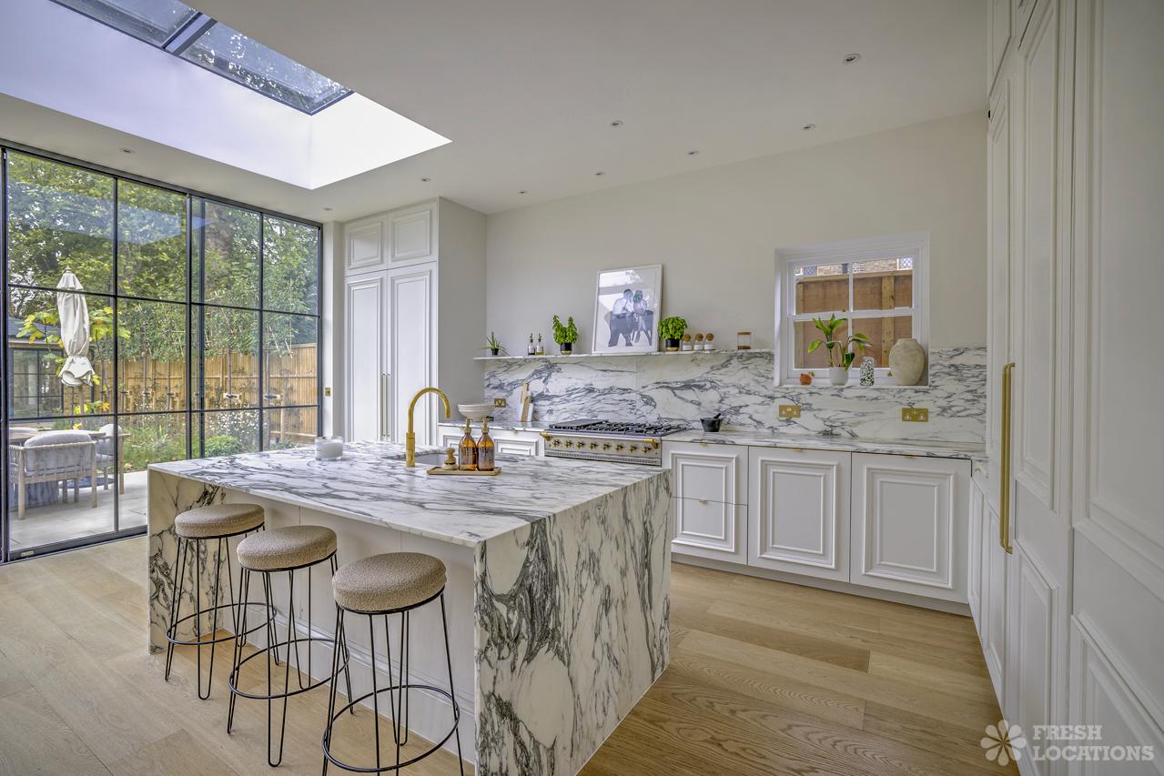 Homepage 6 Saturn w4 4bl shoot location london 7